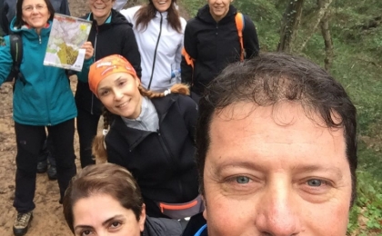 Dostlarla doğa yürüyüşü